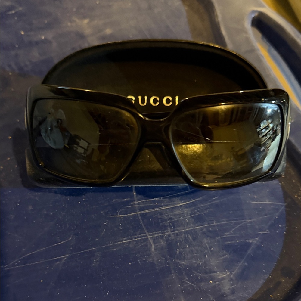 Gucci Black Oversized Women's Sunglasses